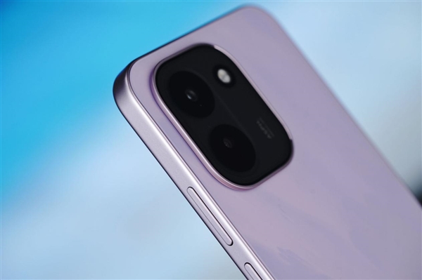 岳云鹏主演 苹果隐私广告引发热议 网友:iPhone 18 Pro图纸你都看不住